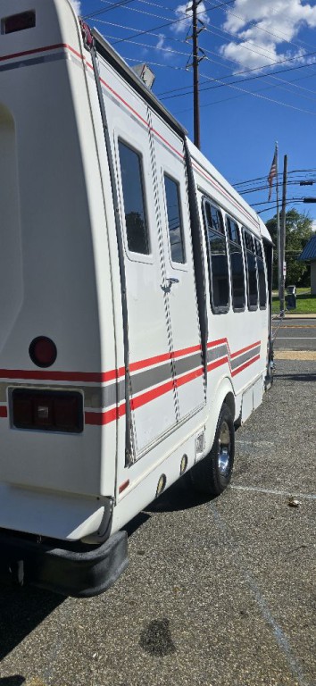 1998 Ford Econoline Image 8