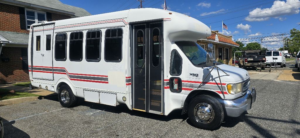 1998 Ford Econoline Image 17