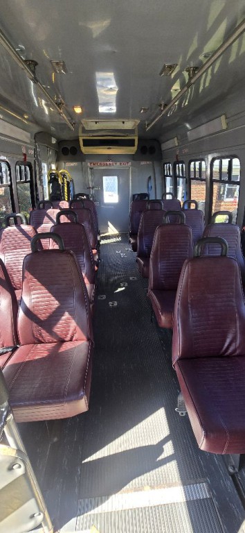 1998 Ford Econoline Image 34