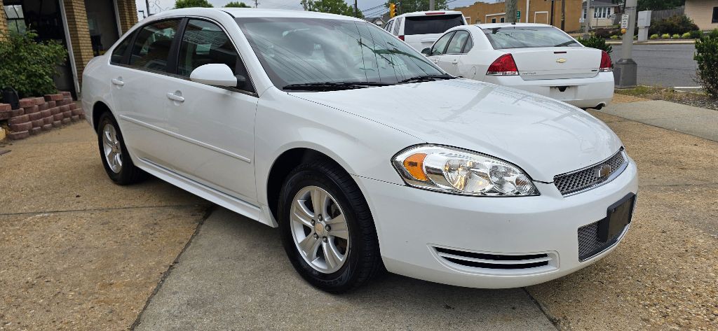 2015 Chevrolet Impala Image 2