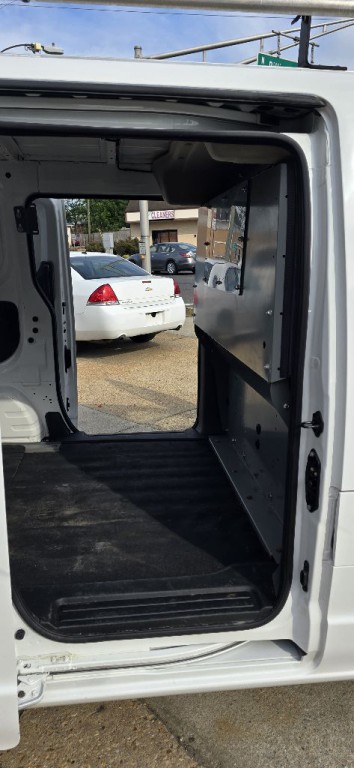 2015 Chevrolet Express Image 7