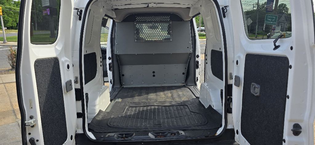 2015 Chevrolet Express Image 9