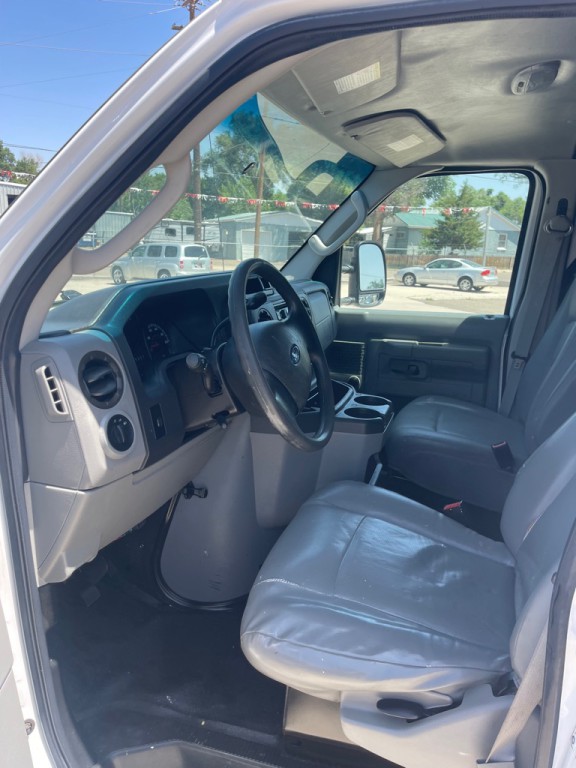 2010 Ford Econoline Image 6