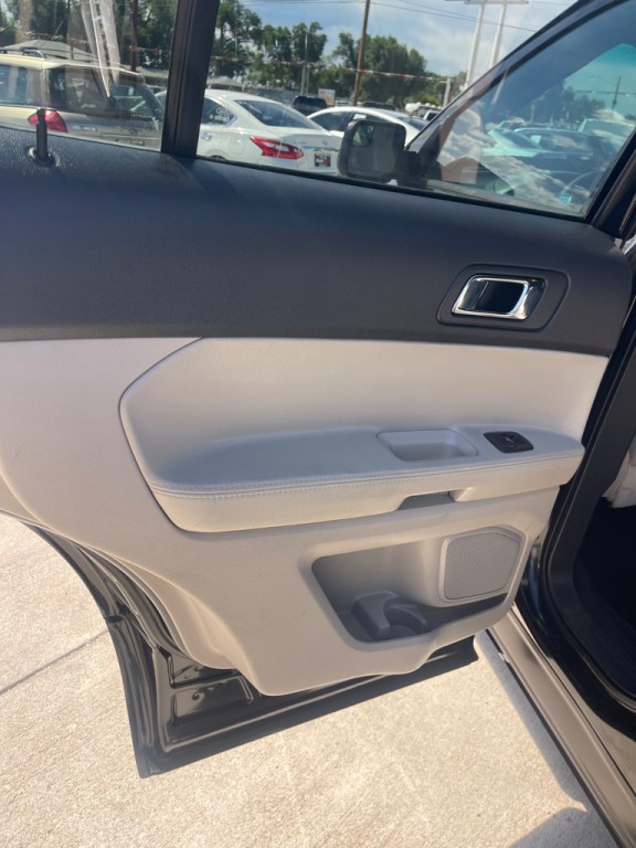 2015 Ford Explorer Image 12