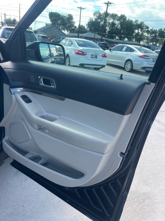 2015 Ford Explorer Image 18