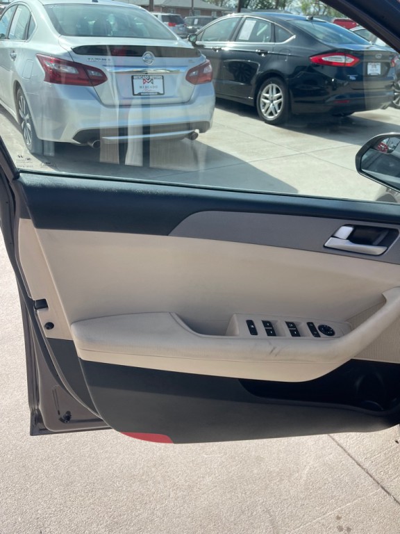 2016 Hyundai Sonata Image 9