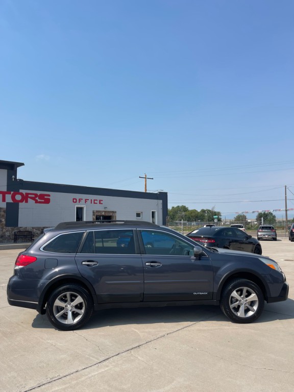 2014 Subaru Outback Image 2
