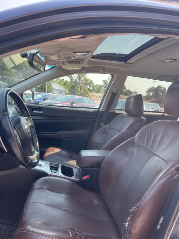 2014 Subaru Outback Image 8