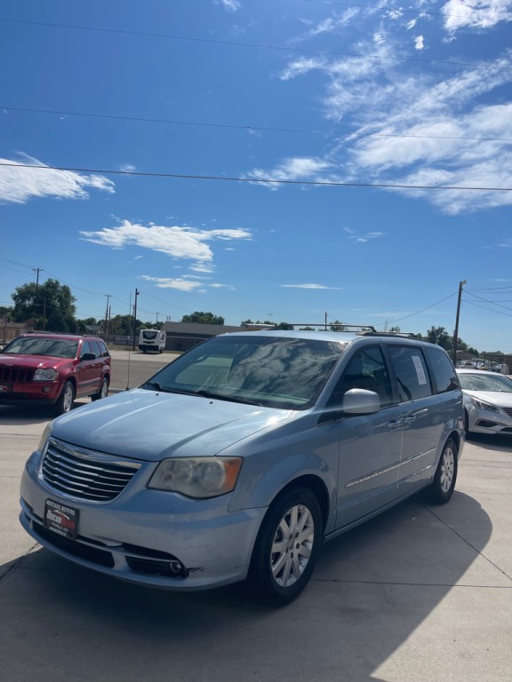 2013 Chrysler Town & Country Image 6