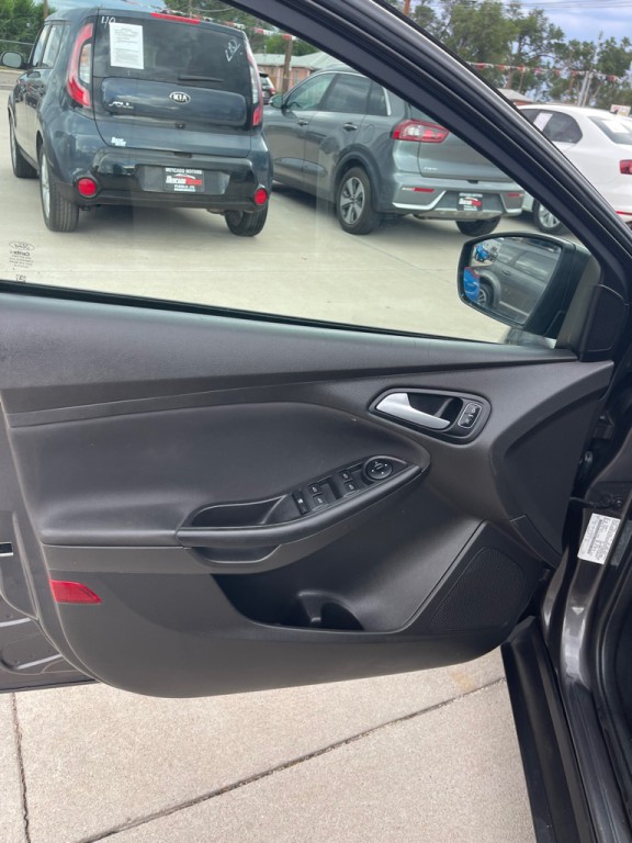 2015 Ford Focus Image 10