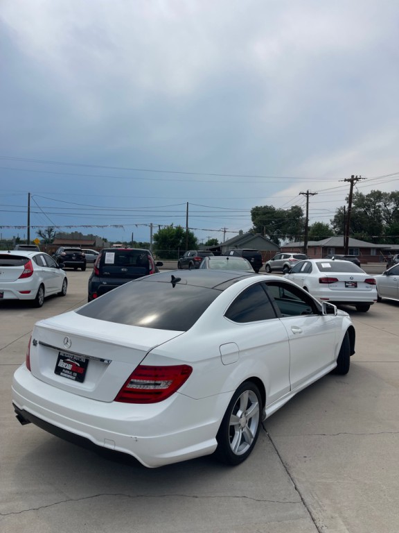 2013 Mercedes-Benz C-Class Image 3
