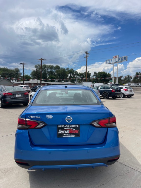 2021 Nissan Versa Image 4