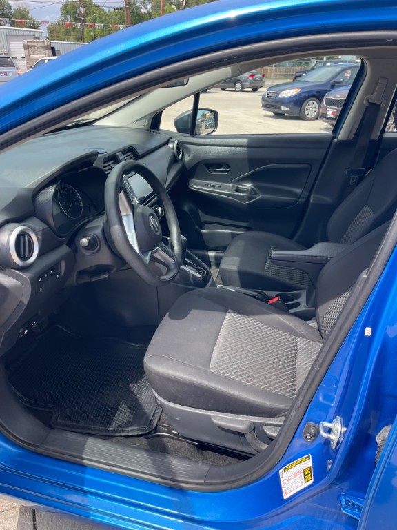 2021 Nissan Versa Image 8