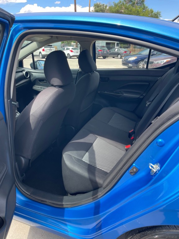 2021 Nissan Versa Image 11
