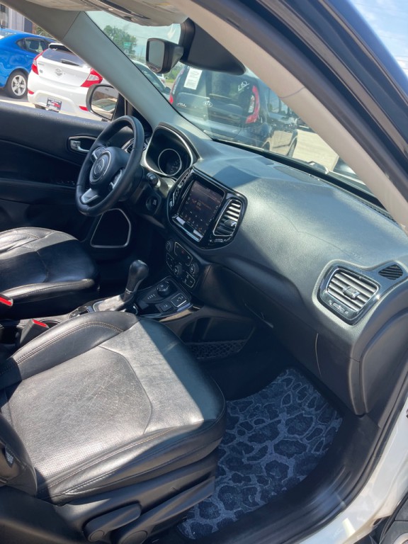 2018 Jeep Compass Image 16