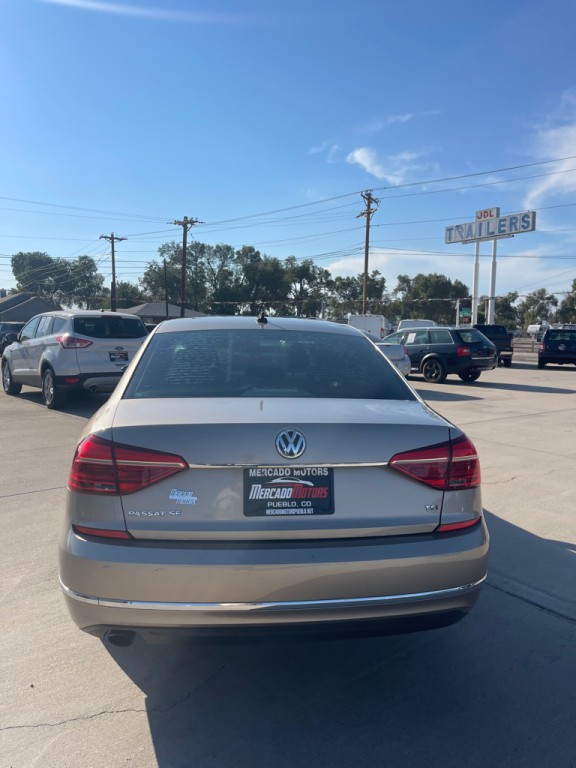 2016 Volkswagen Passat Image 4