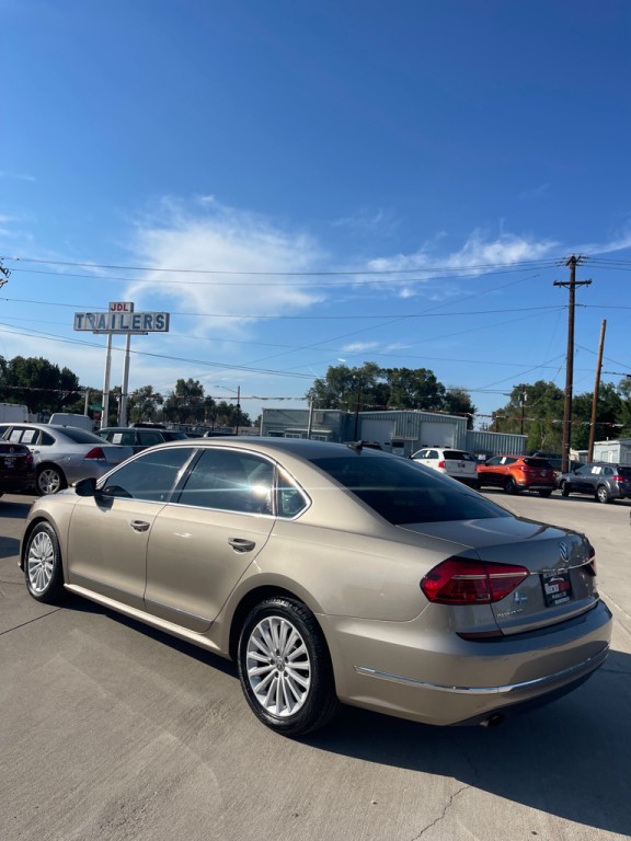 2016 Volkswagen Passat Image 5