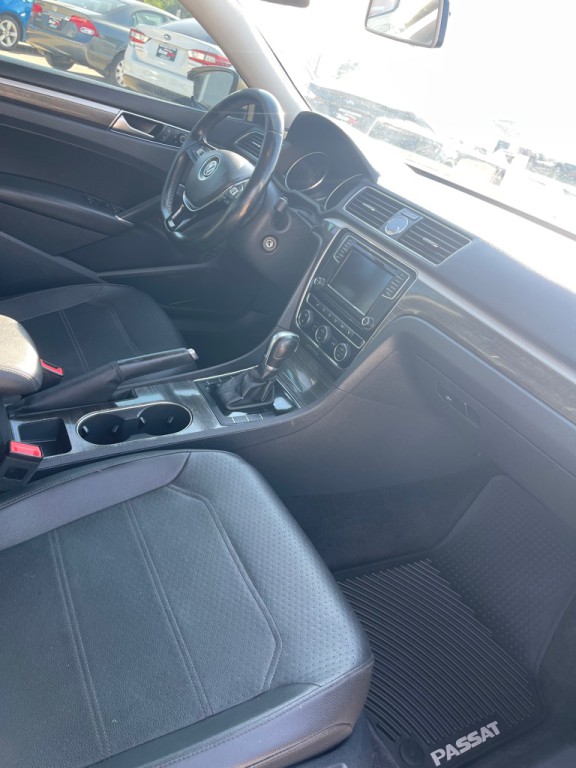 2016 Volkswagen Passat Image 15