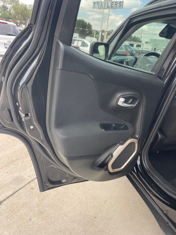 2017 Jeep Renegade Image 12