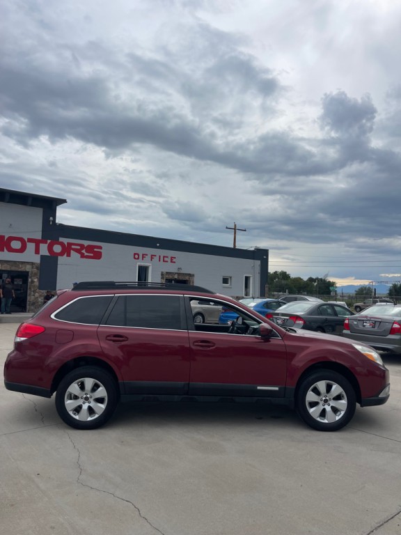 2012 Subaru Outback Image 2