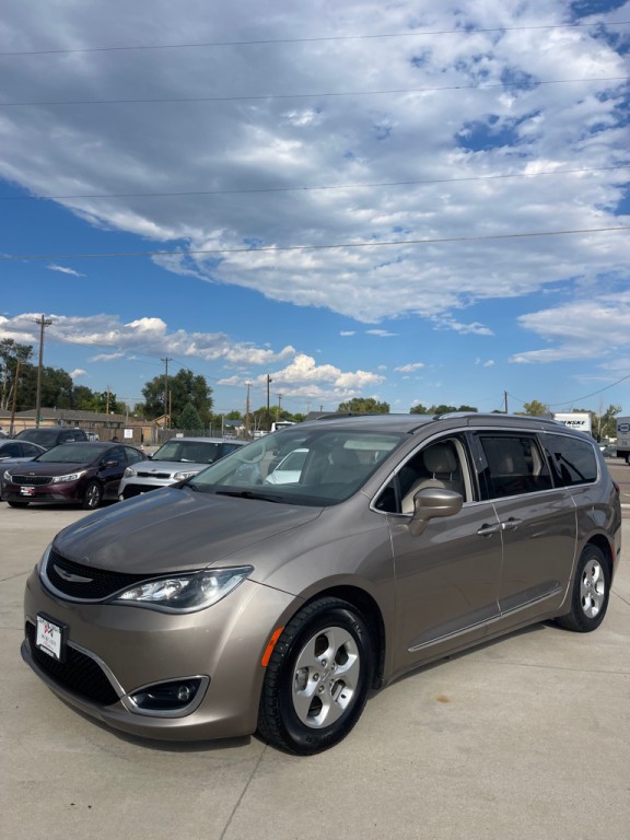 2017 Chrysler Pacifica Image 6