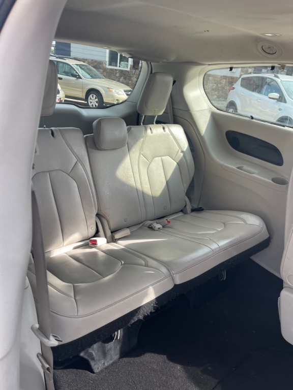 2017 Chrysler Pacifica Image 15