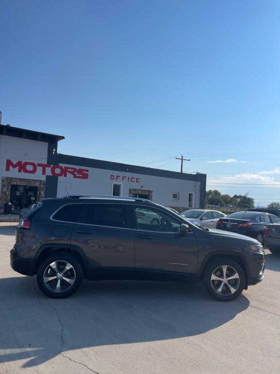 2019 Jeep Cherokee Image 2