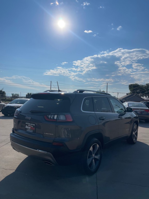 2019 Jeep Cherokee Image 3