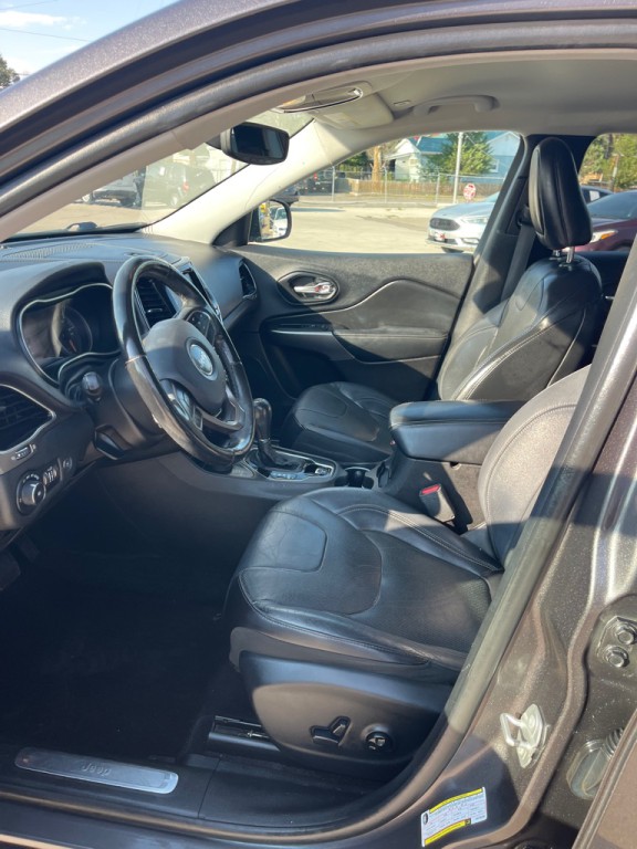2019 Jeep Cherokee Image 8