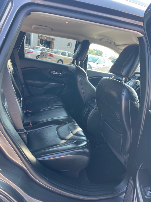 2019 Jeep Cherokee Image 14