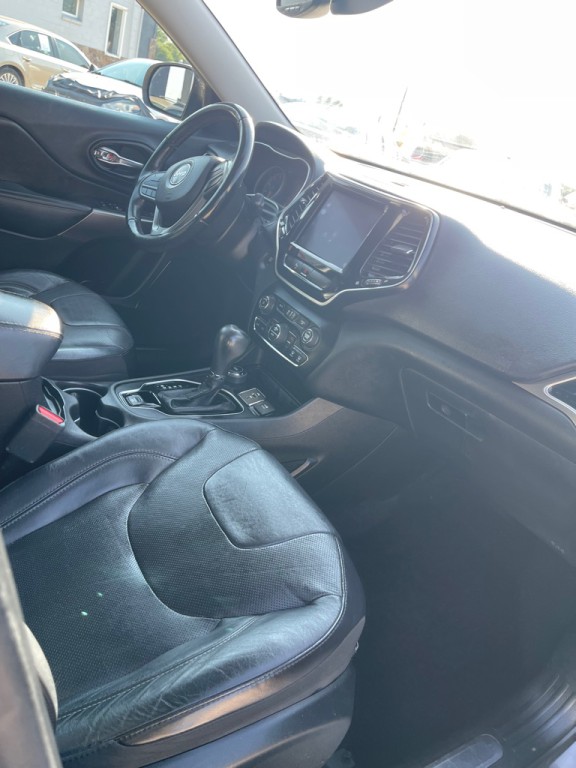2019 Jeep Cherokee Image 16