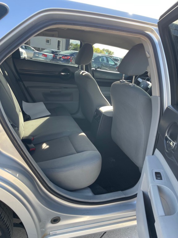 2006 Dodge Magnum Image 14