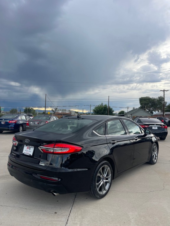 2020 Ford Fusion Image 3