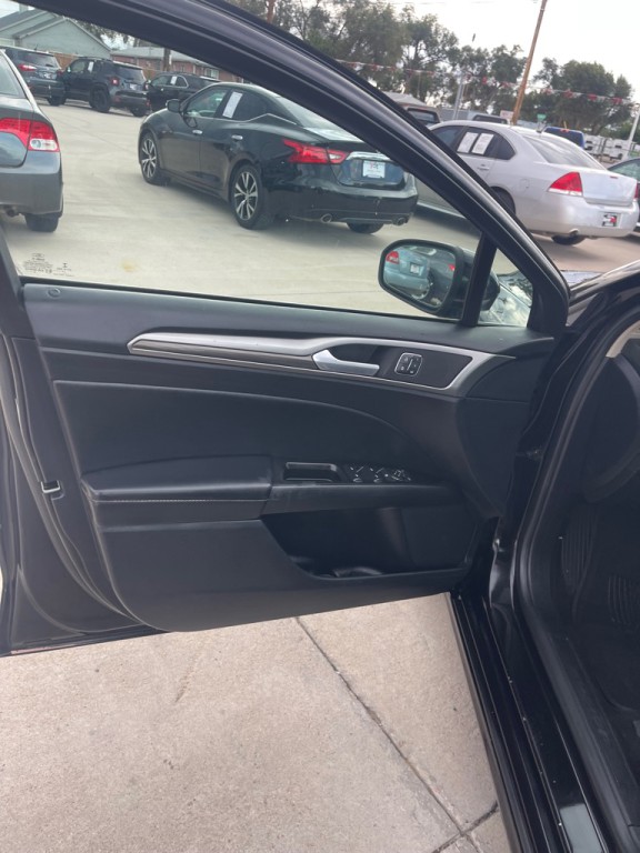 2020 Ford Fusion Image 9