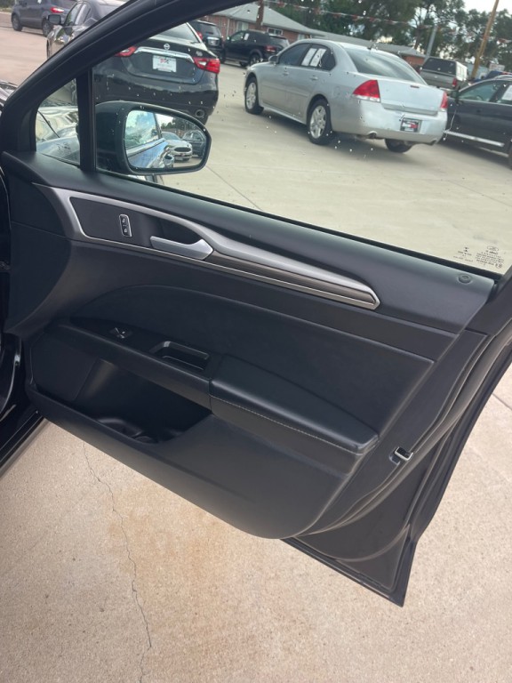 2020 Ford Fusion Image 15