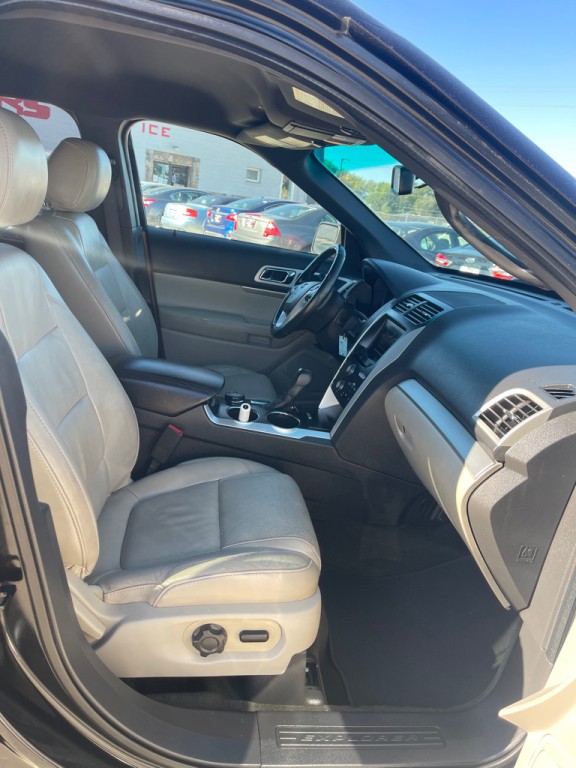 2013 Ford Explorer Image 16