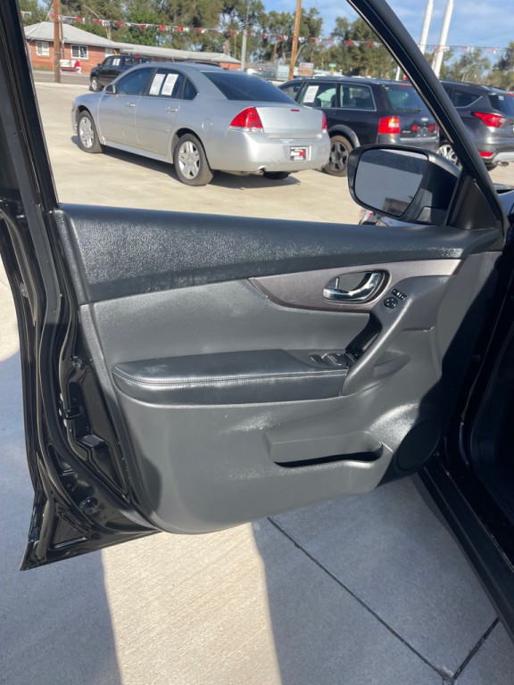 2015 Nissan Rogue Image 10