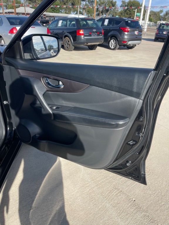 2015 Nissan Rogue Image 16