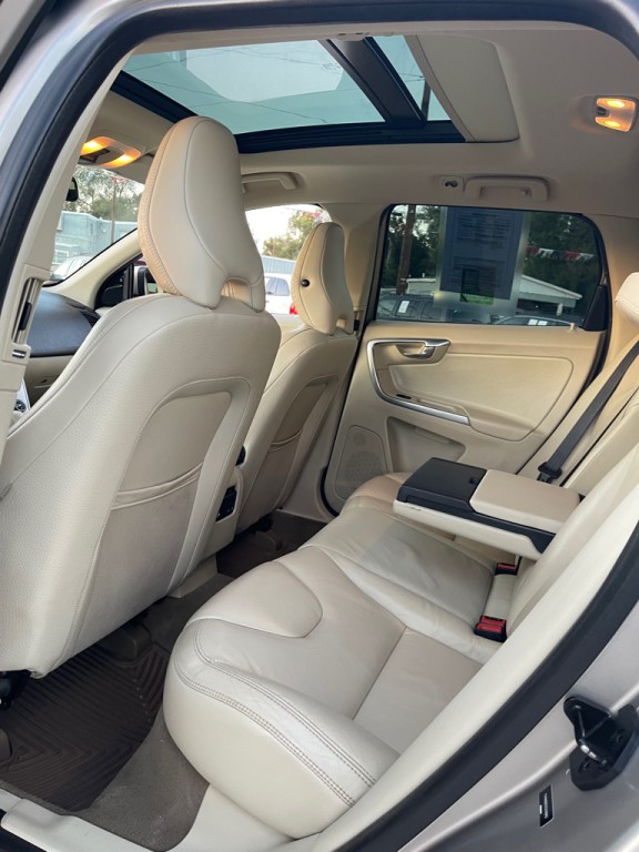 2012 Volvo XC60 Image 12