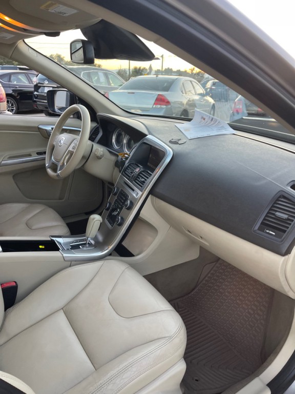 2012 Volvo XC60 Image 17