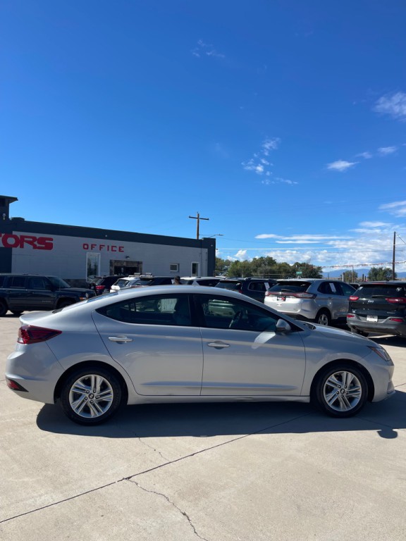 2020 Hyundai Elantra Image 2