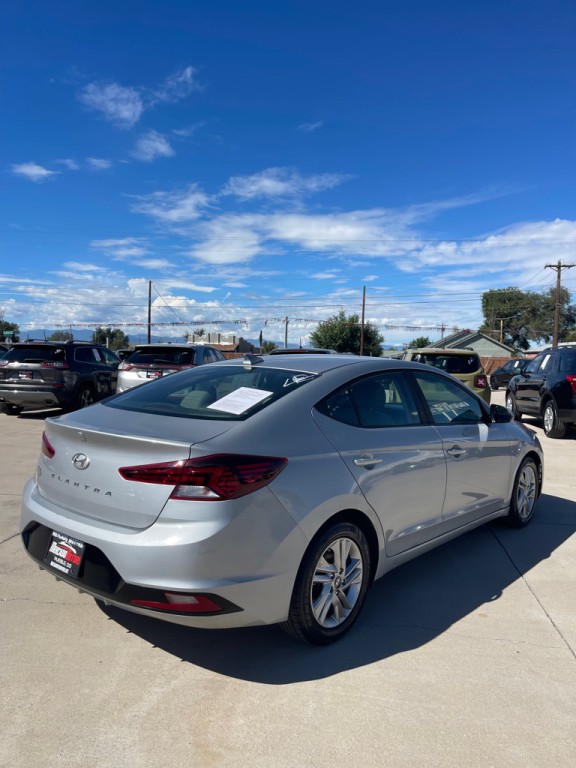 2020 Hyundai Elantra Image 3