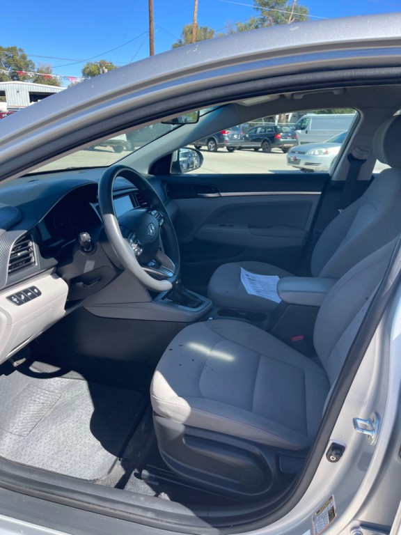 2020 Hyundai Elantra Image 8