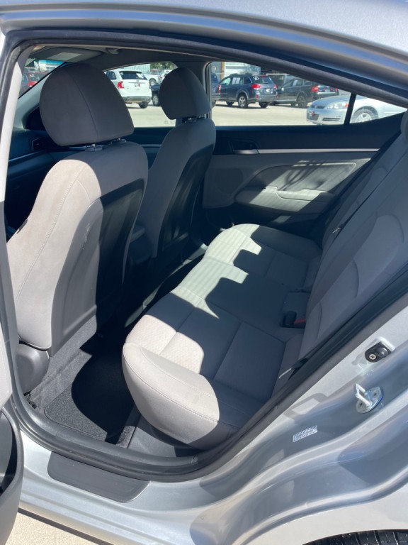 2020 Hyundai Elantra Image 11