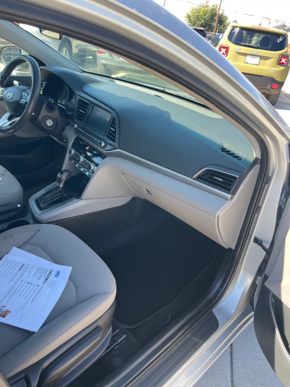 2020 Hyundai Elantra Image 15