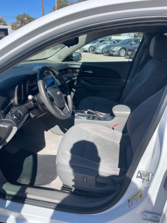2015 Chevrolet Malibu Image 8