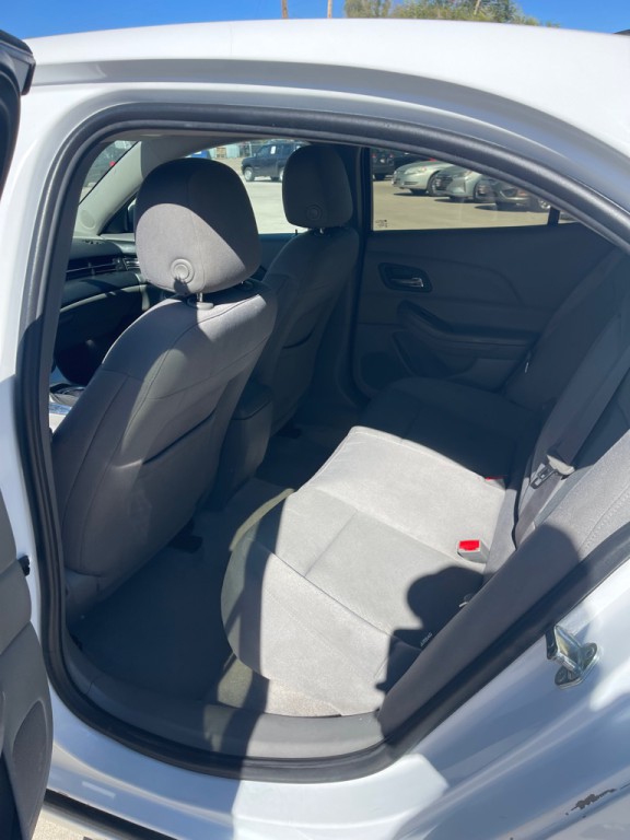 2015 Chevrolet Malibu Image 12