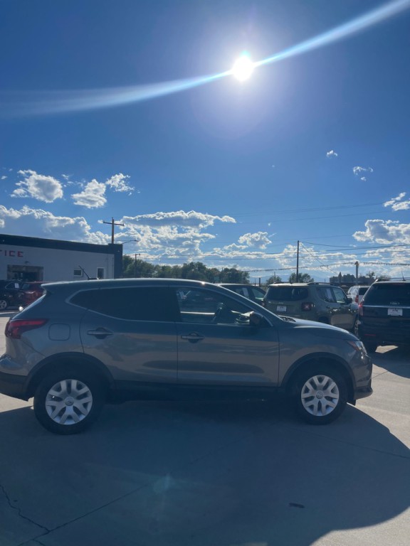 2019 Nissan Rogue Image 2