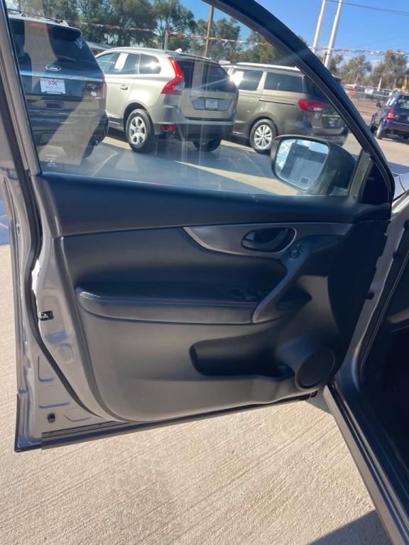2019 Nissan Rogue Image 10