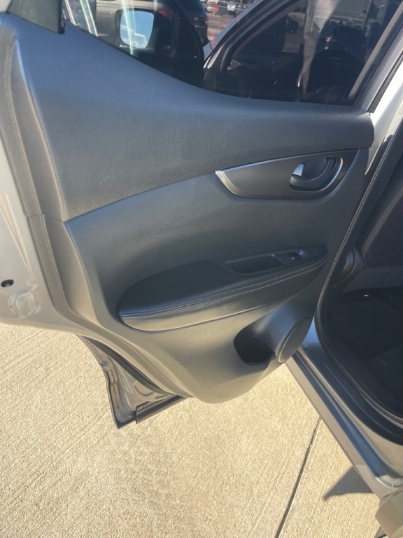 2019 Nissan Rogue Image 12